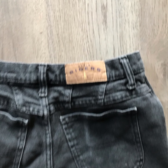 Vintage Riders Black Distressed Mom Jean Shorts - Picture 5 of 5